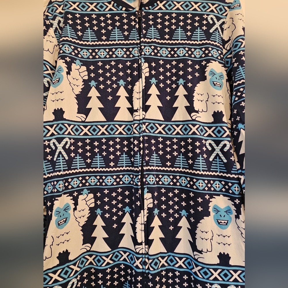 Men's Dec 25 1 piece abonamial snowman pajamas size Medium - Picture 2 of 6